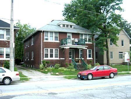 2 Bedroom Apt., 2977 university. Near U of W. $650 plus. May 01