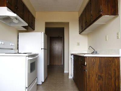 Tecumseh 2 Bedroom Apartment for Rent: Indoor pool, sauna