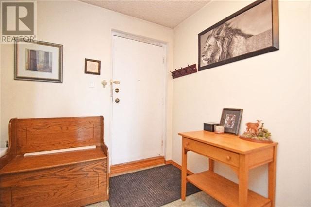 3 beds, 2 baths Condo Apartment at 665 KENNEDY RD,
