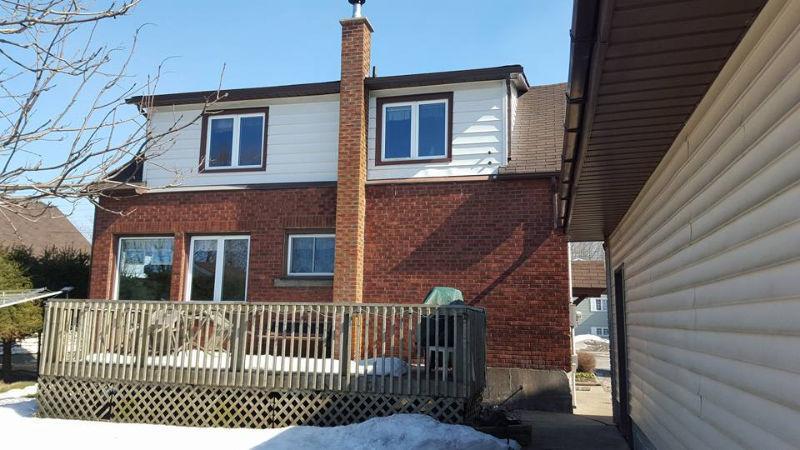 317 GOULAIS AVE. **OPEN HOUSE TUE. MARCH 31 6PM TO 7PM