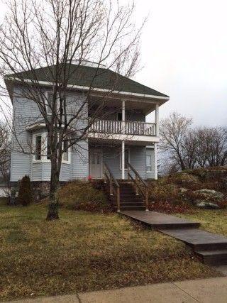 DUPLEX WITH GREAT INCOME