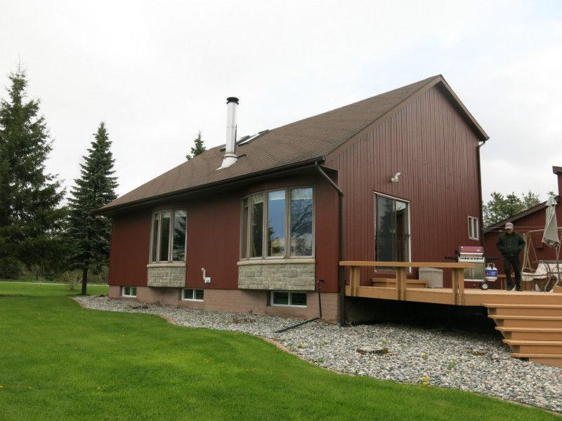 Lover's Lane House for Sale - 2.8 acres on Porcupine Lake