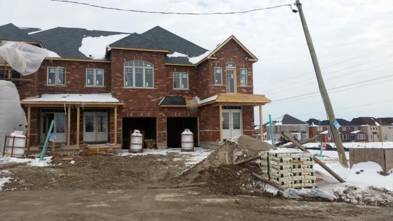 BRADFORD.. BRAND NEW 4 BEDROOM END UNIT TOWNHOME!! JUNE 1ST