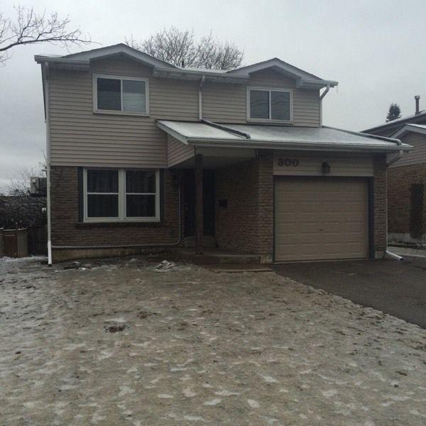 Large 4 Bedroom House. Open Concept & Modern 