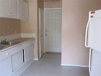 2 Bedroom TOWNHOUSES- Heat & Water INCLUDED- NO LMR