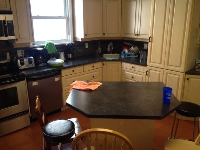 Grad Student Rental for May 1 in Old Glenridge