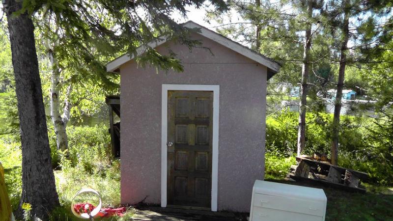 COTTAGE ON PRIVATE ISLAND, ONLY MINUTES FROM