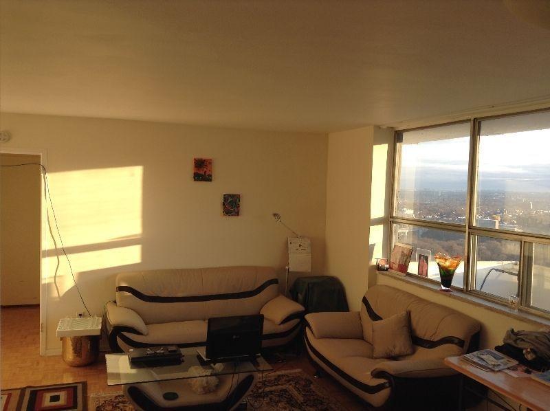 Fully Furnished Room 4 Rent in Penthouse (Downtown) for Female