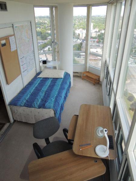 STUDENT ROOM for quiet MALE, non-smoker. VIEW over Lake