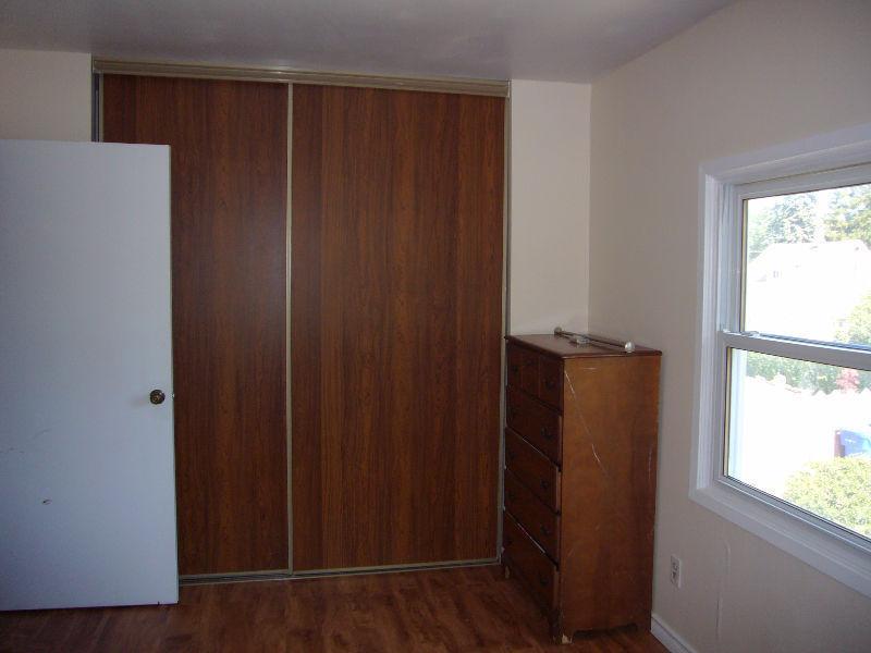Room for rent in Townhouse for MAY 1st