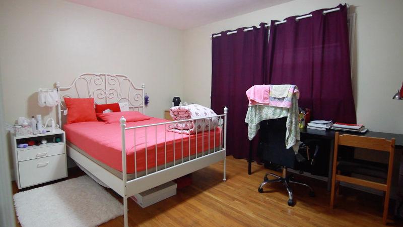 1 BEDROOM LEFT - FULLY RENOVATED HOUSE BESIDE THE PEN CENTRE