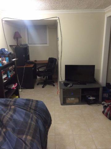 2 LARGE BASEMENT ROOMS AVAILABLE IN STUDENT HOUSE IN THOROLD