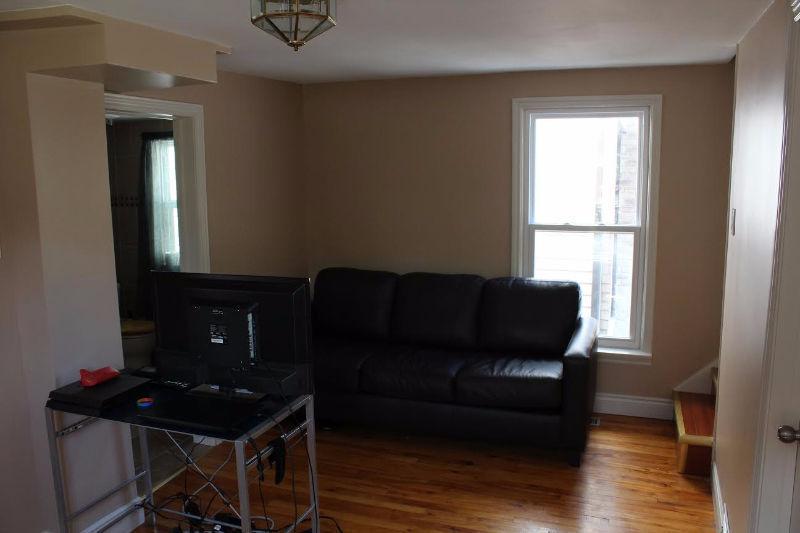 May1st-NEWLY FURNISHED 5 Bed room house in DowntownSt Catharines