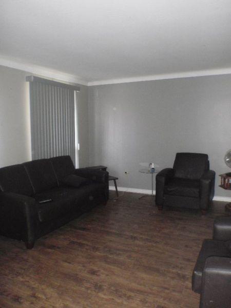 NEWLY RENOVATED!! STUDENT ROOMS -NIAGARA COLLEGE-WELLAND CAMPUS