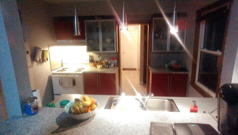 SUMMER SUBLET! 342 Askin