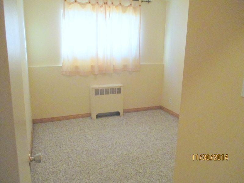 1 Bedroom Apt in the Downtown Area Avail. June 1st