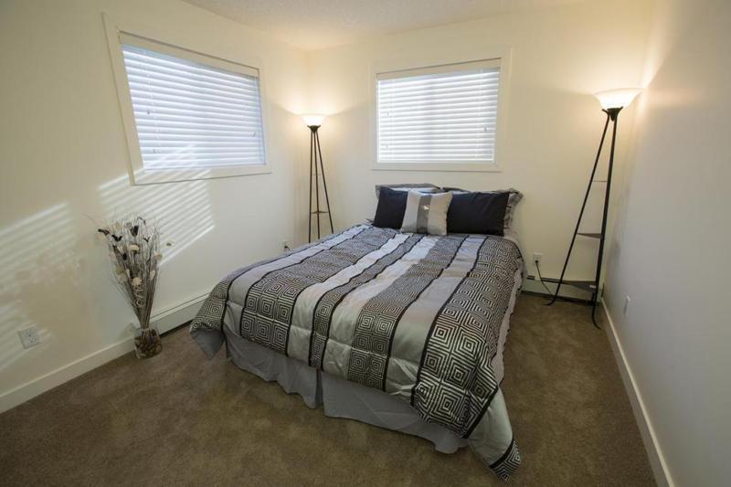Airdrie 2 Bedroom Apartment for Rent: SAVE OVER $3,500!