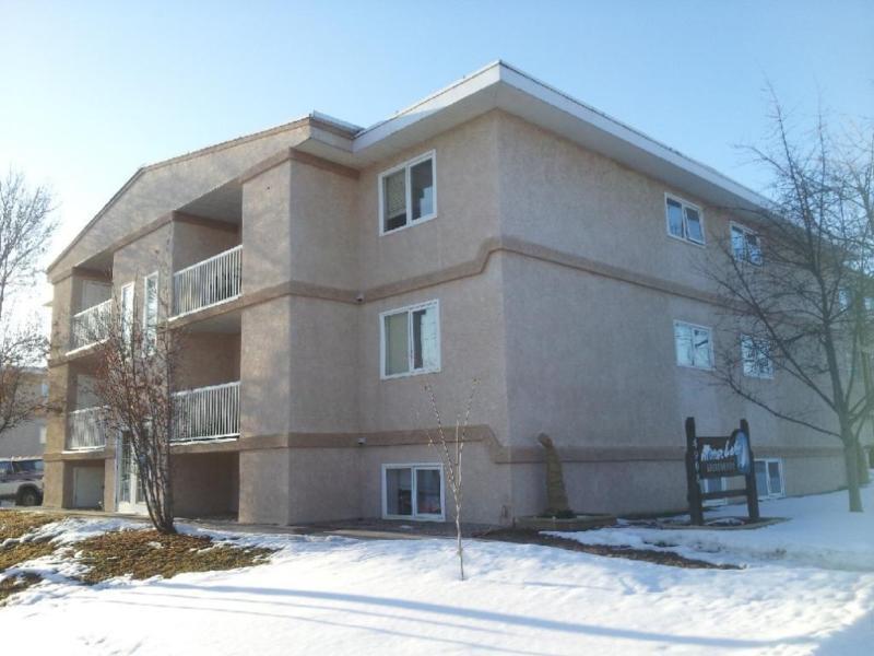 Mirror Lake Apartments - Apartment for Rent Camrose