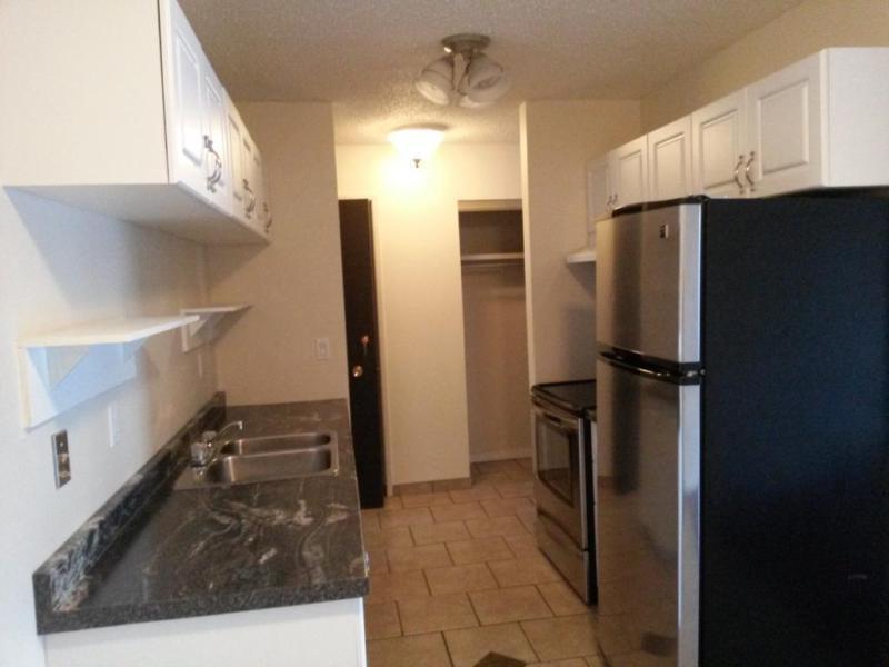 2 Bedroom, Stainless Steel Appliances and Ready for you