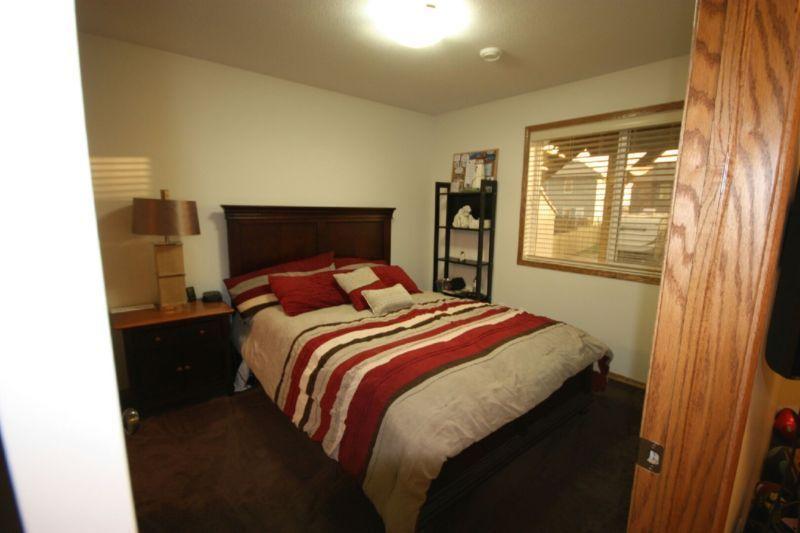 Furnished 2 bedroom in beautiful Sylvan Lake
