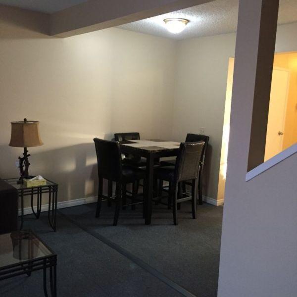 3 BEDROOM TOWNHOUSE - NEW PAINT - WEST