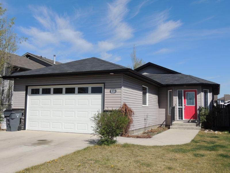 4 Bed Bungalow - Open House Sun, May 8 from 2:15-4:00