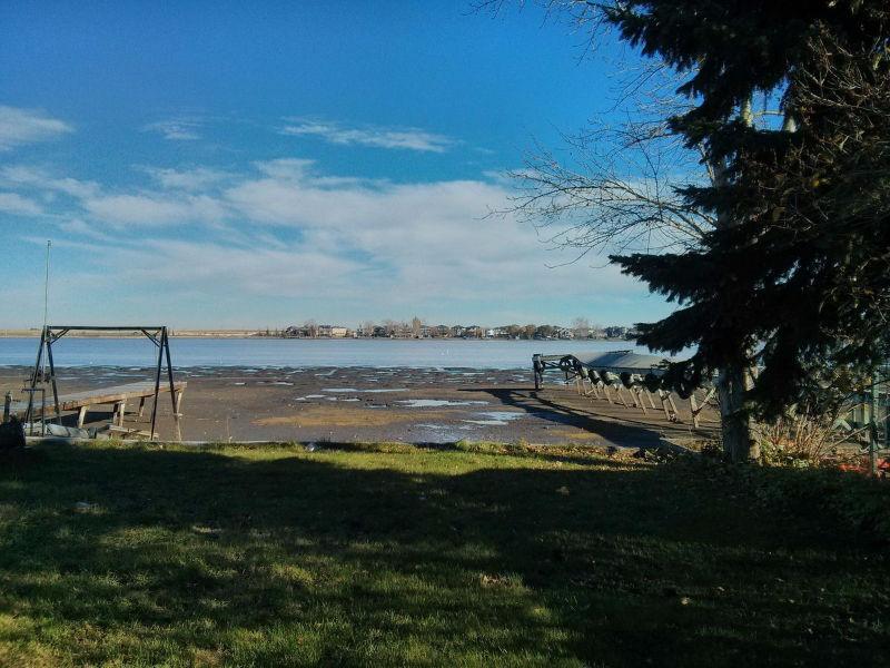 Chestermere Lakefront: The best Lifestyle