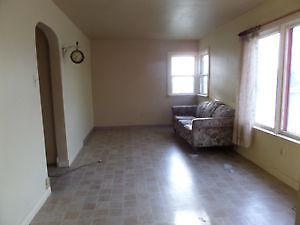Small House in Beverly for rent imediately