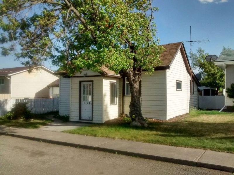 Cute and Cozy little home for rent in Fort MacLeod