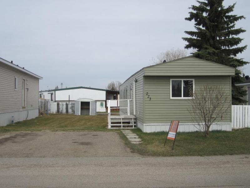 PRICE REDUCED!!! 3 Bedroom Mobile Home