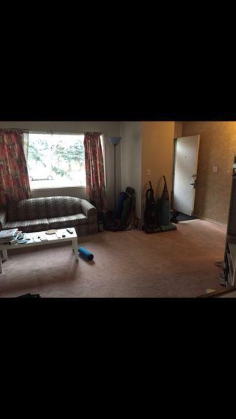 2 Rooms for rent in brentwood male only!