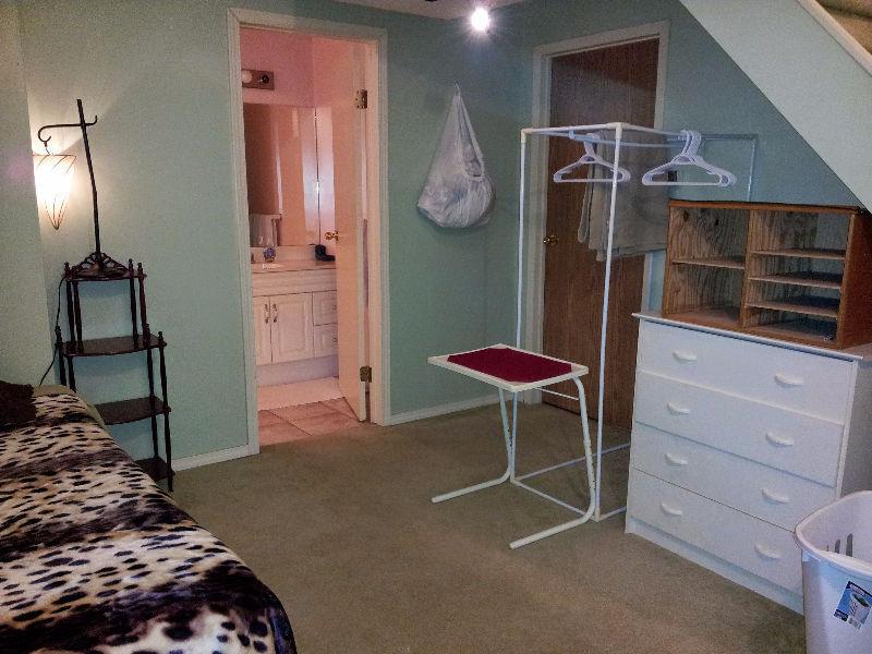 MAY ONLY - SHORT TERM ROOM FOR RENT NEAR AIRPORT