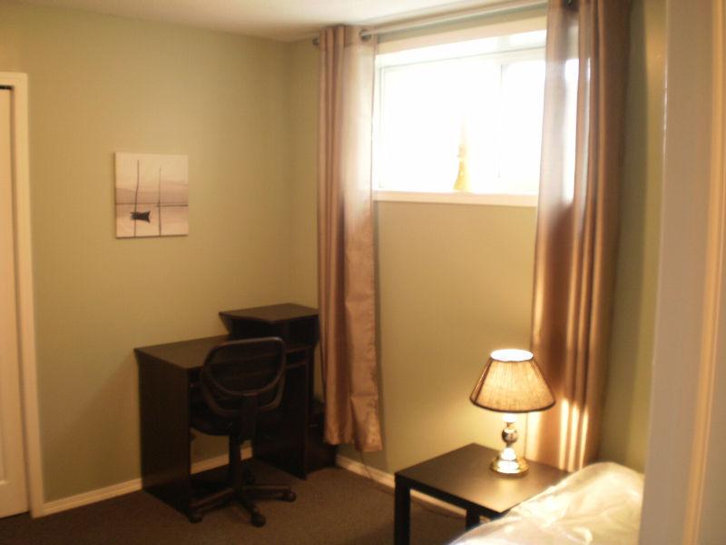 Summer room to let, Students, Close to UofL, Furnished