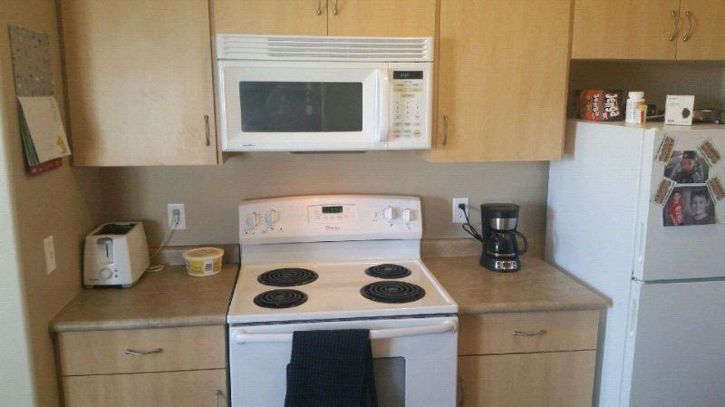 ROOM FOR RENT IN 2 BEDROOM CONDO!!!