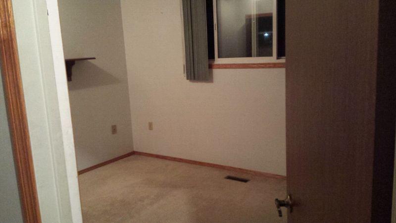 big room for rent 400 includes utilities. clean non partier