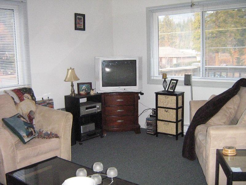 Large 1 bedroom apartment in the town of Barriere