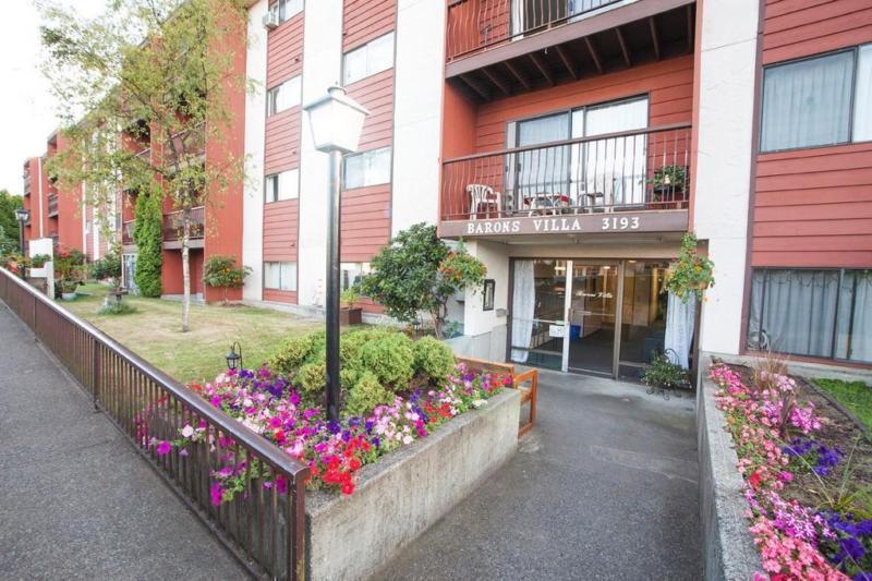 Quiet 1 bedroom apartment North-Central  - near mall!
