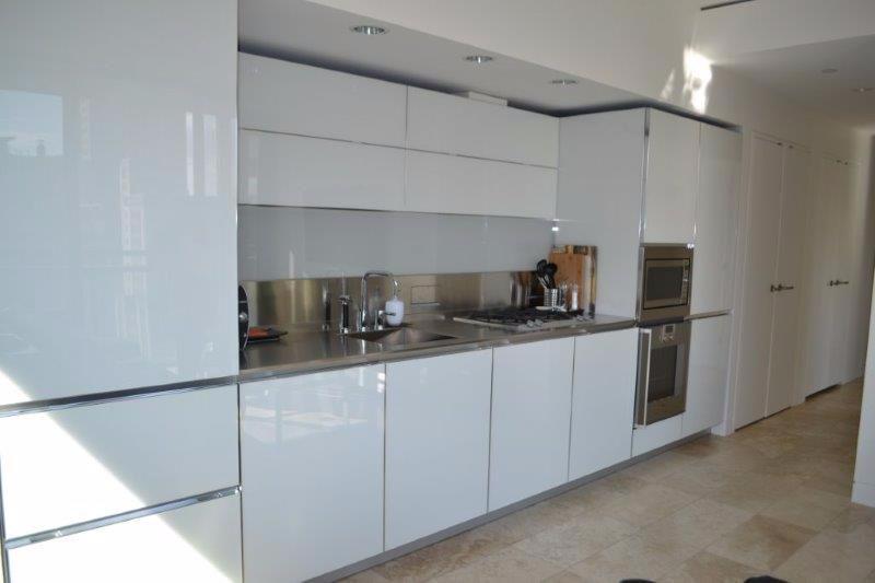 1805 838 W HASTINGS STREET