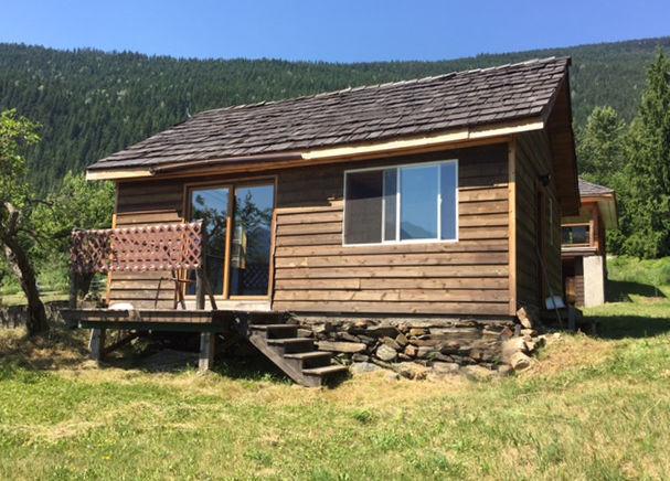 Country Home just minutes from Kaslo BC