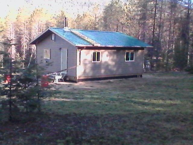 House with guest cabin on 11.8 Acres on Pass Creek Road