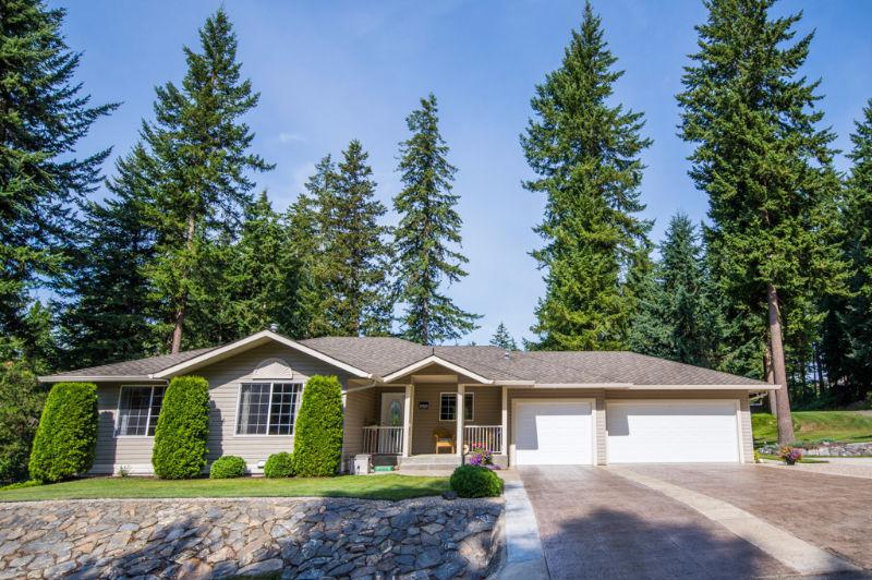 2674 Golf Course Drive, Blind Bay - BEAUTIFUL RANCHER
