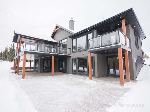 Executive Home on 5.19 Acres in Whitecourt, Alberta