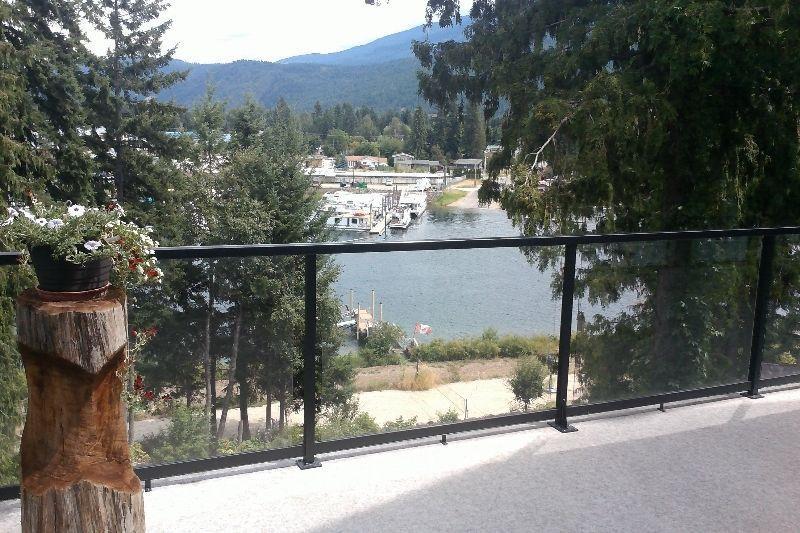 Lake Front Property w/guest house +3 boat slips (in Sicamous)