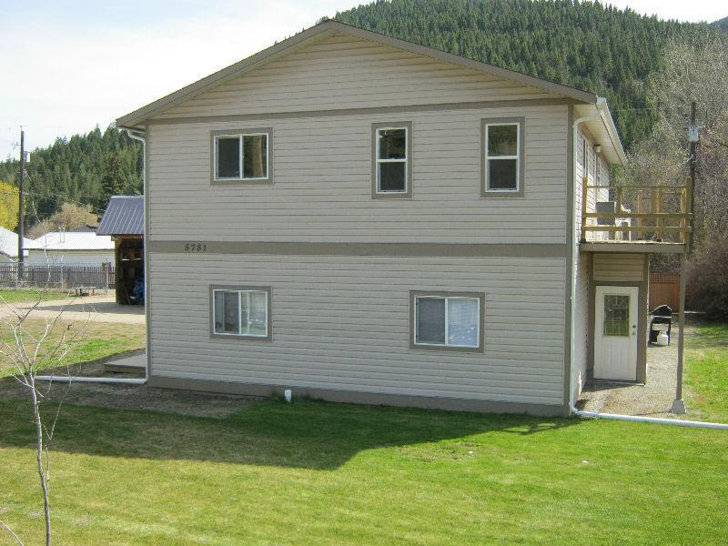 Newer HOME in Falkland BC Right Downtown