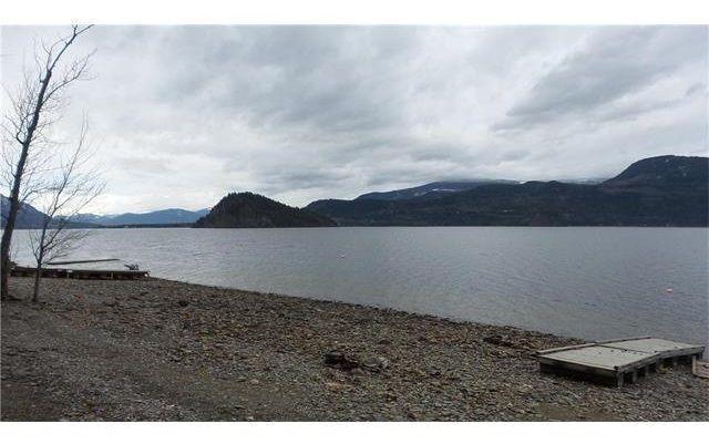 SEMI LAKESHORE SHUSWAP LAKE