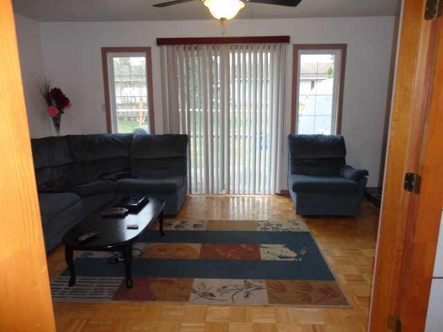 3bed - 1bath with garage - good location (unfurnished)