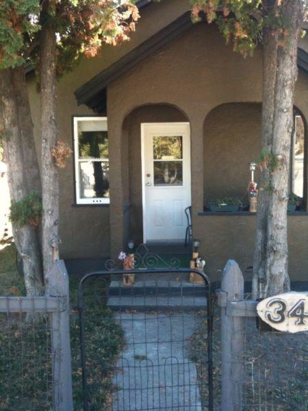 house for rent down town location pet friendly and garage