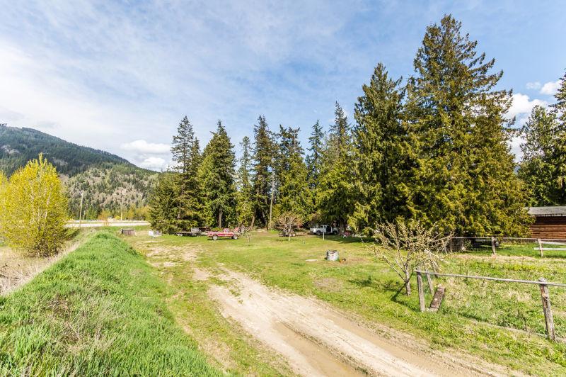 422 Finlayson Street, Sicamous - Prime Highway #1 Commercial
