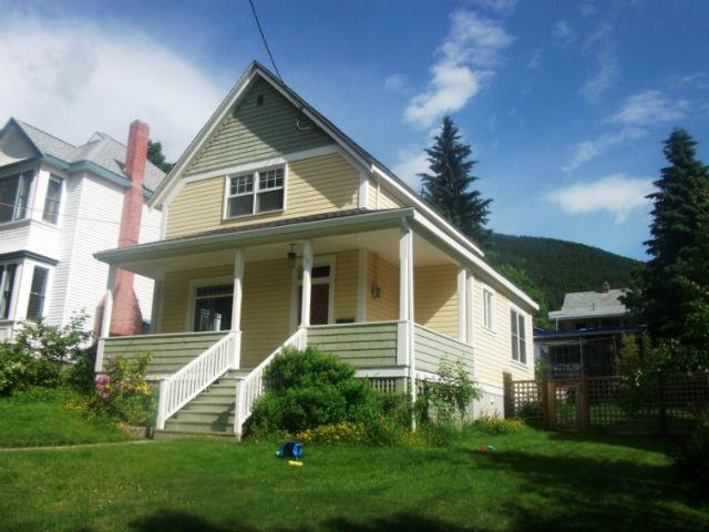 Room available May 1st in Uphill heritage home