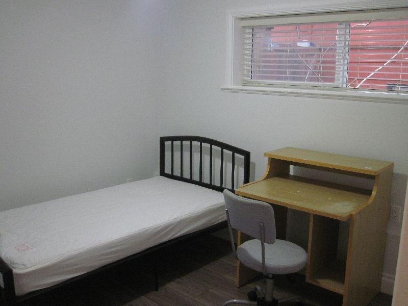 $725 Cambie/Douglas Park furnished room